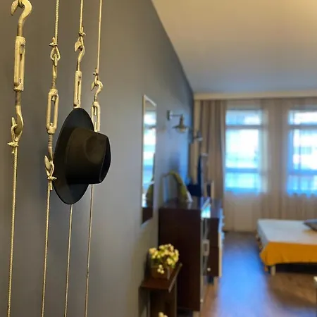 Apartman Nr 6 *